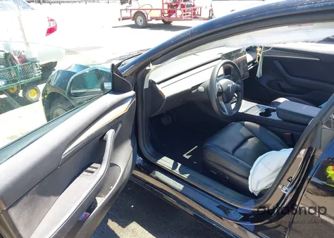 2022 Tesla Model 3 Long Range Dual Motor All-Wheel Drive z USA, uszkodzony, nr VIN 5YJ3E1EB9NF192719